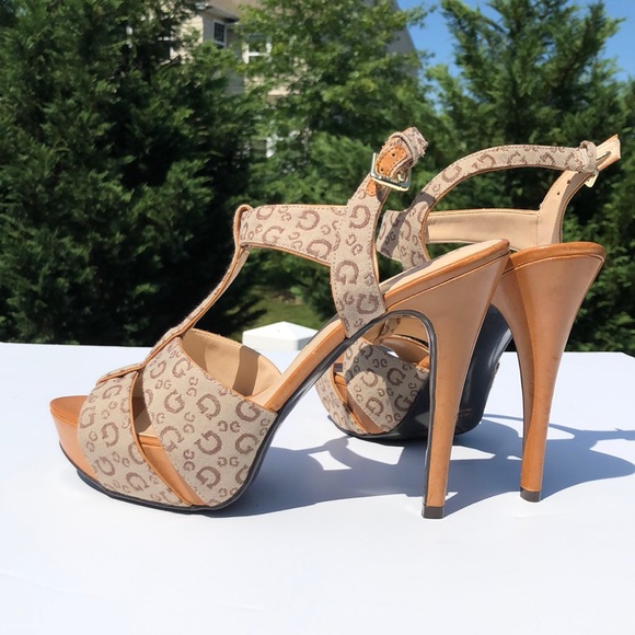 Guess Shoes - Guess Logo Platform Heels size 9